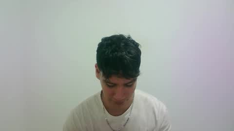 Snapshot of zeus_183 chatting on 09/30/25, 12:26 zeus_183 online show from 09/30/25, 12:26