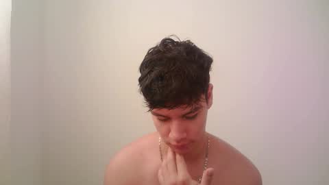 Snapshot of zeus_183 chatting on 12/16/25, 01:16 zeus_183 online show from 12/16/25, 01:16