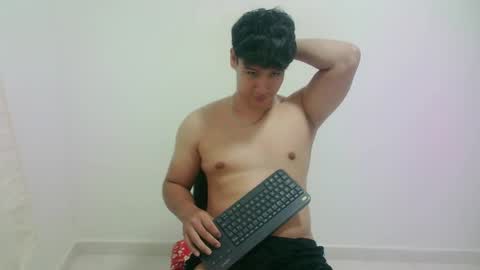 zeus_183 online show from 04/24/26, 04:37