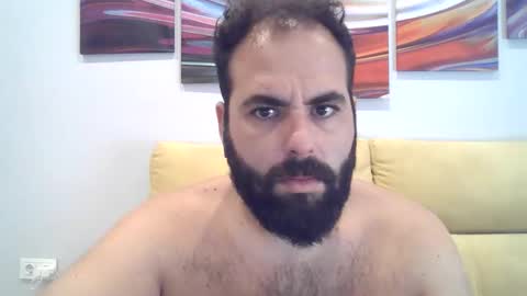 Snapshot of zeusateneo chatting on 10/05/25, 10:46 Zeus online show from 10/05/25, 10:46