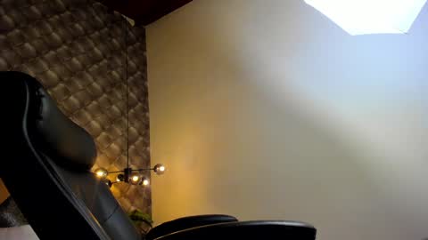 Snapshot of zeusjeff chatting on 01/02/25, 06:12 zeus online show from 01/02/25, 06:12