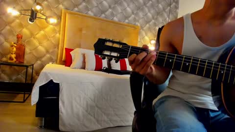 Snapshot of zeusjeff chatting on 01/11/25, 06:54 zeus online show from 01/11/25, 06:54