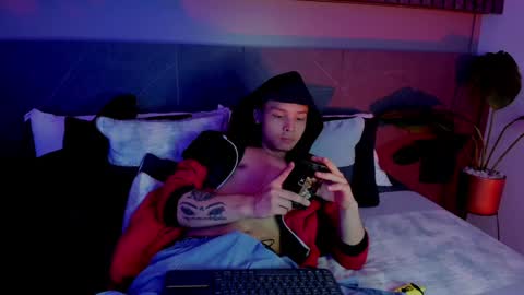 Snapshot of zeusjeff chatting on 02/01/25, 02:37 zeus online show from 02/01/25, 02:37