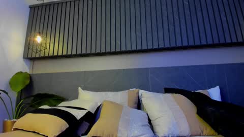 Snapshot of zeusjeff chatting on 02/15/25, 08:33 zeus online show from 02/15/25, 08:33