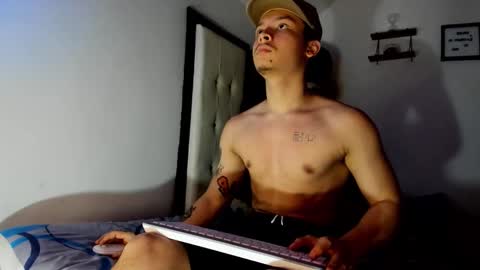 Snapshot of zeusjeff chatting on 10/24/25, 09:44 zeus online show from 10/24/25, 09:44