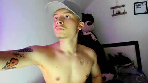 Snapshot of zeusjeff chatting on 11/07/25, 08:42 zeus online show from 11/07/25, 08:42