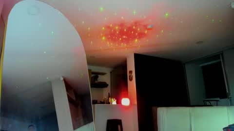 Snapshot of zeusjeff chatting on 11/15/25, 06:44 zeus online show from 11/15/25, 06:44