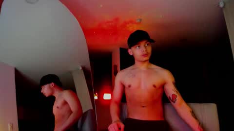 Snapshot of zeusjeff chatting on 11/18/25, 07:02 zeus online show from 11/18/25, 07:02