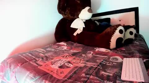 Snapshot of zeusjeff chatting on 11/24/25, 11:26 zeus online show from 11/24/25, 11:26