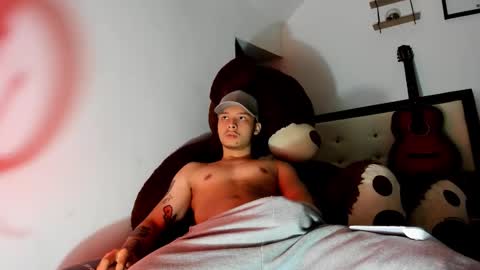 Snapshot of zeusjeff chatting on 12/03/25, 08:29 zeus online show from 12/03/25, 08:29