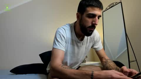 Snapshot of zeyn_edwards chatting on 10/02/25, 10:55 ZEYN online show from 10/02/25, 10:55