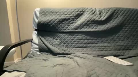 Snapshot of zgibnam chatting on 11/22/25, 03:44 zgibnam online show from 11/22/25, 03:44