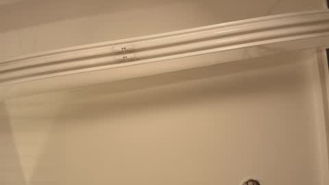 zhally_dee online show from 12/17/25, 08:04