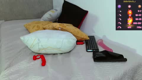 Snapshot of zhamira_21 chatting on 01/15/25, 07:05 ZHAMIRA ANDRES online show from 01/15/25, 07:05