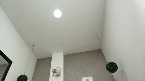 Snapshot of zhamira_21 chatting on 01/17/25, 09:39 ZHAMIRA ANDRES online show from 01/17/25, 09:39