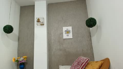 Snapshot of zhamira_21 chatting on 01/24/25, 10:00 ZHAMIRA ANDRES online show from 01/24/25, 10:00