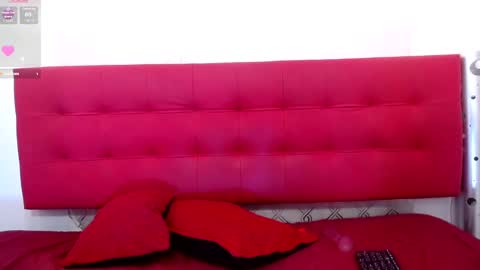 Snapshot of zhamira_21 chatting on 02/20/25, 11:54 ZHAMIRA ANDRES online show from 02/20/25, 11:54