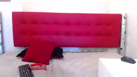 Snapshot of zhamira_21 chatting on 02/28/25, 11:23 ZHAMIRA ANDRES online show from 02/28/25, 11:23