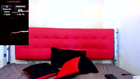 Snapshot of zhamira_21 chatting on 03/12/25, 12:10 ZHAMIRA ANDRES online show from 03/12/25, 12:10