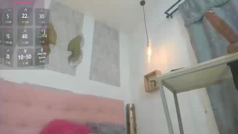 Snapshot of zhamira_21 chatting on 09/11/25, 10:10 ZHAMIRA ANDRES online show from 09/11/25, 10:10