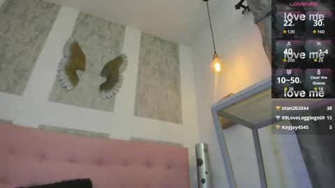 ZHAMIRA  ANDRES online show from 04/24/26, 12:02