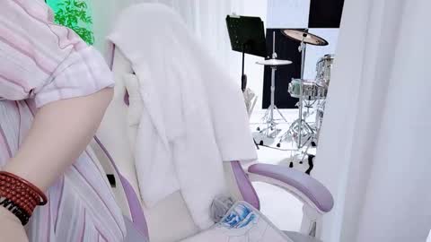 zhen online show from 11/20/25, 12:44