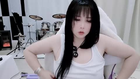 Snapshot of zhen0 chatting on 04/15/26, 09:26 zhen online show from 04/15/26, 09:26