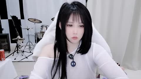 Snapshot of zhen0 chatting on 04/22/26, 10:44 zhen online show from 04/22/26, 10:44