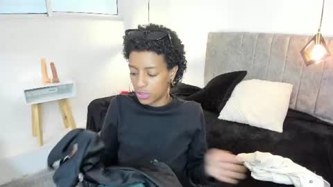 Snapshot of zia_green chatting on 06/12/26, 12:15 Zia Green online show from 06/12/26, 12:15
