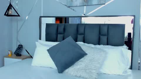 zia online show from 02/18/25, 12:17