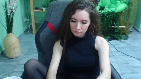 Snapshot of zianichols chatting on 02/04/25, 10:13 zianichols online show from 02/04/25, 10:13