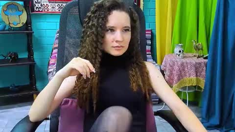 Snapshot of zianichols chatting on 02/10/25, 12:18 zianichols online show from 02/10/25, 12:18