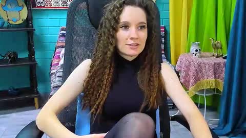 Snapshot of zianichols chatting on 02/11/25, 12:16 zianichols online show from 02/11/25, 12:16