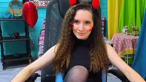 Snapshot of zianichols chatting on 02/14/25, 06:40 zianichols online show from 02/14/25, 06:40