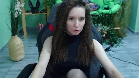 Snapshot of zianichols chatting on 02/20/25, 09:44 zianichols online show from 02/20/25, 09:44