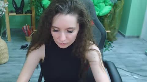 Snapshot of zianichols chatting on 02/20/25, 11:43 zianichols online show from 02/20/25, 11:43