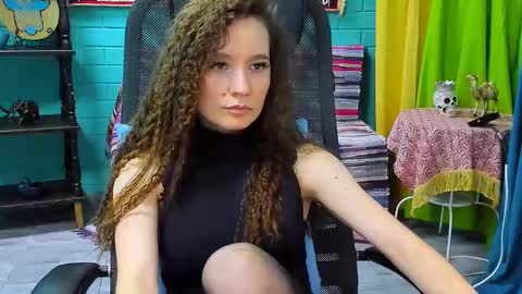 Snapshot of zianichols chatting on 02/24/25, 02:26 zianichols online show from 02/24/25, 02:26