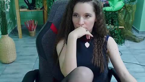 Snapshot of zianichols chatting on 03/03/25, 10:42 zianichols online show from 03/03/25, 10:42