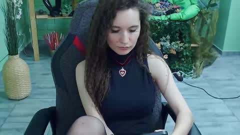 Snapshot of zianichols chatting on 03/06/25, 11:09 zianichols online show from 03/06/25, 11:09