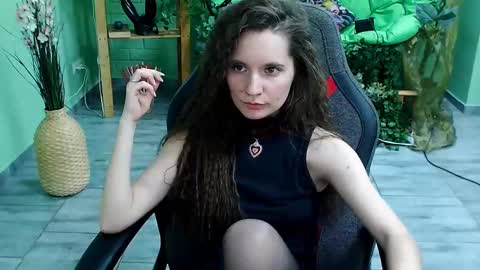 Snapshot of zianichols chatting on 03/12/25, 12:31 zianichols online show from 03/12/25, 12:31