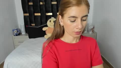 Snapshot of ziataylor chatting on 02/13/25, 12:46 ziataylor online show from 02/13/25, 12:46