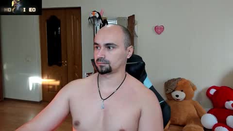 Snapshot of ziesh chatting on 10/14/25, 12:28 Ziesh online show from 10/14/25, 12:28