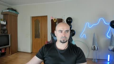 Ziesh online show from 04/21/26, 01:06