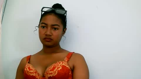 elly online show from 03/25/26, 05:02