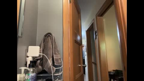 Snapshot of zinger283069 chatting on 01/06/25, 09:32 zinger283069 online show from 01/06/25, 09:32