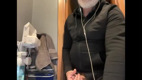 Snapshot of zinger283069 chatting on 10/31/25, 05:14 zinger283069 online show from 10/31/25, 05:14