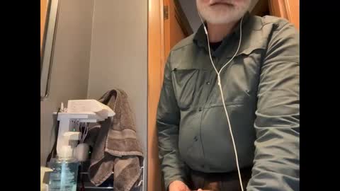 Snapshot of zinger283069 chatting on 11/05/25, 12:21 zinger283069 online show from 11/05/25, 12:21