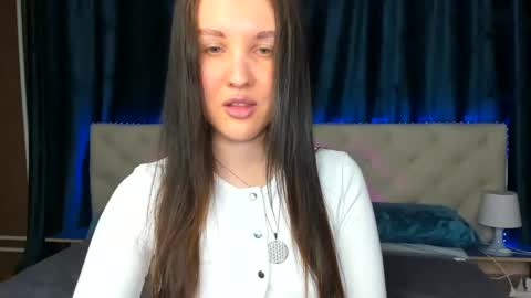 Snapshot of zlata__fox chatting on 01/23/25, 02:50 Zlata Mon Tue Thu Fri Sun Sa GMT 3 0000pm - 0600pm online show from 01/23/25, 02:50