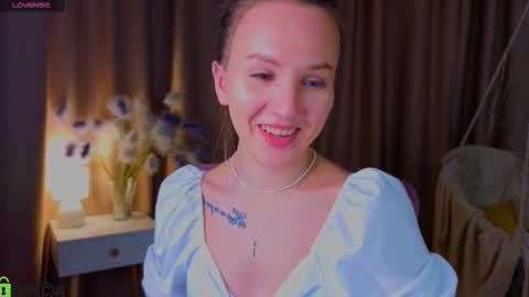 Snapshot of zlata__fox chatting on 09/20/25, 03:46 Zlata Mon Tue Thu Fri Sun Sa GMT 3 0000pm - 0600pm online show from 09/20/25, 03:46