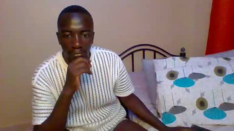 Snapshot of zlatann2012 chatting on 02/02/25, 03:49 Zlatann2012 online show from 02/02/25, 03:49
